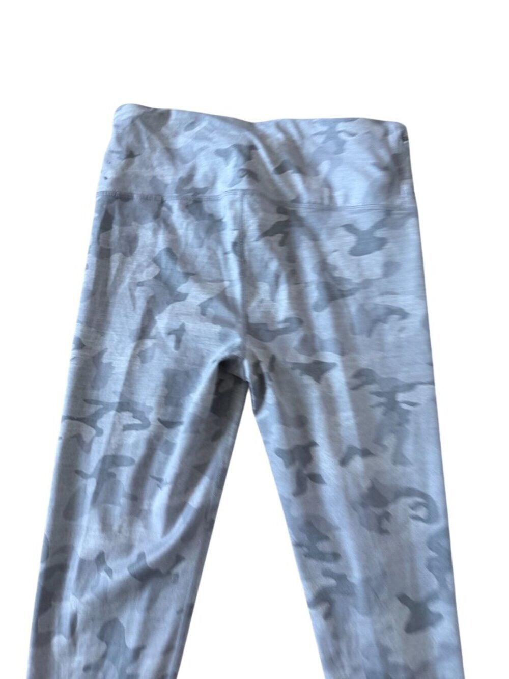 GAP FIT Gray Camo Eclipse Cropped Leggings Size Medium